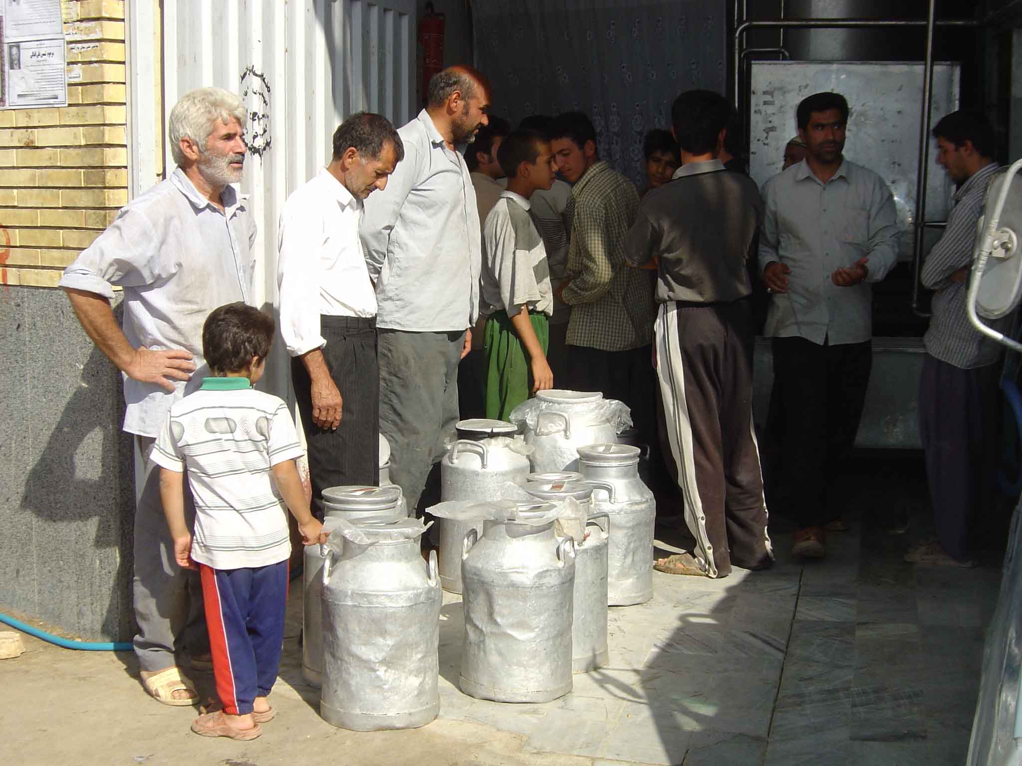 پاسخ سؤالی از وزیر جهاد کشاورزی: علت مشکلات به وجود آمده در موضوع خرید شیر از دامداران چیست؟