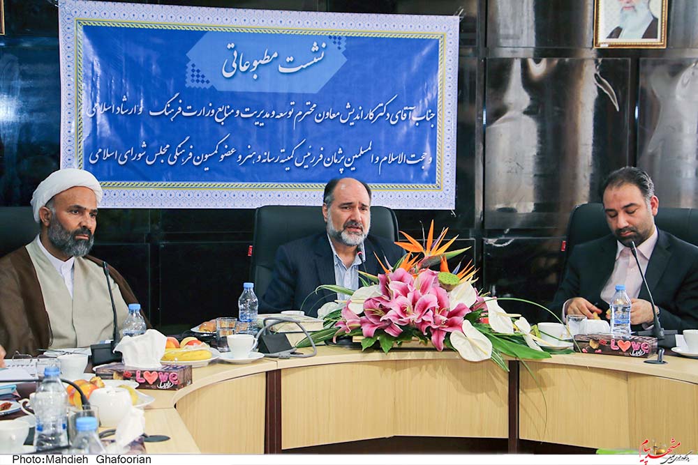 نشست خبری حجت الاسلام پژمانفر و دکتر کاراندیش در آستانه روز خبرنگار