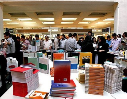 باید اعتبارات برگزاری نمایشگاه کتاب در خراسان رضوی عادلانه‌تر توزیع شود