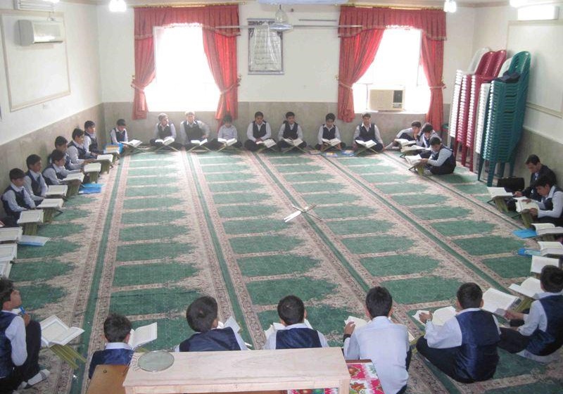 رئیس کمیسیون فرهنگی مجلس: نباید مساجد به اماکن بی روح تبدیل شوند