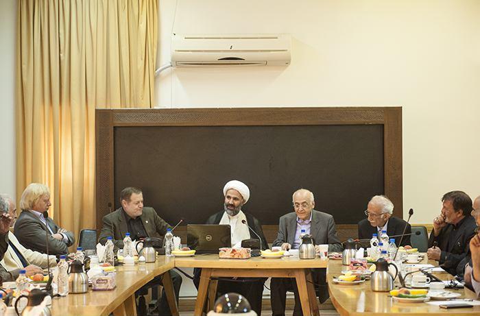 من نماینده همه هنرمندان در کمیسیون فرهنگی هستم