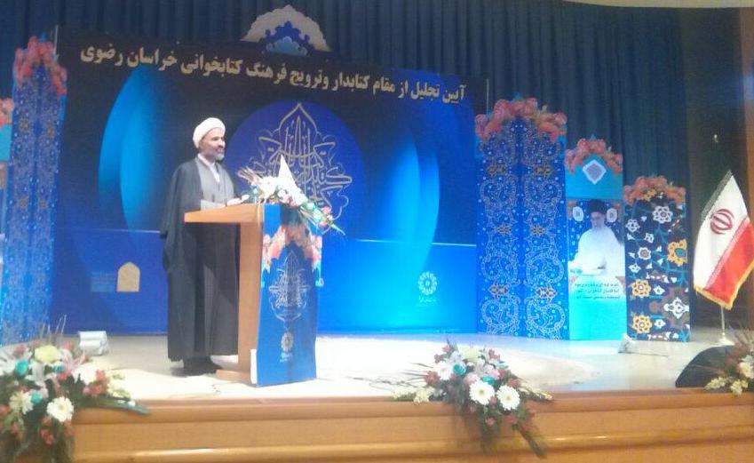 دشمنان مسیر خود را می‌روند و متاسفانه در مسائل فرهنگی کشور ما سرمایه‌گذاری کرده‌اند
