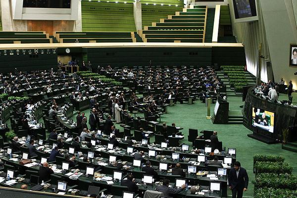 رفتارهای ساختارشکنانه در قالب تشکل‌های دانشجویی؛ محور سوال پژمان فر از فرهادی