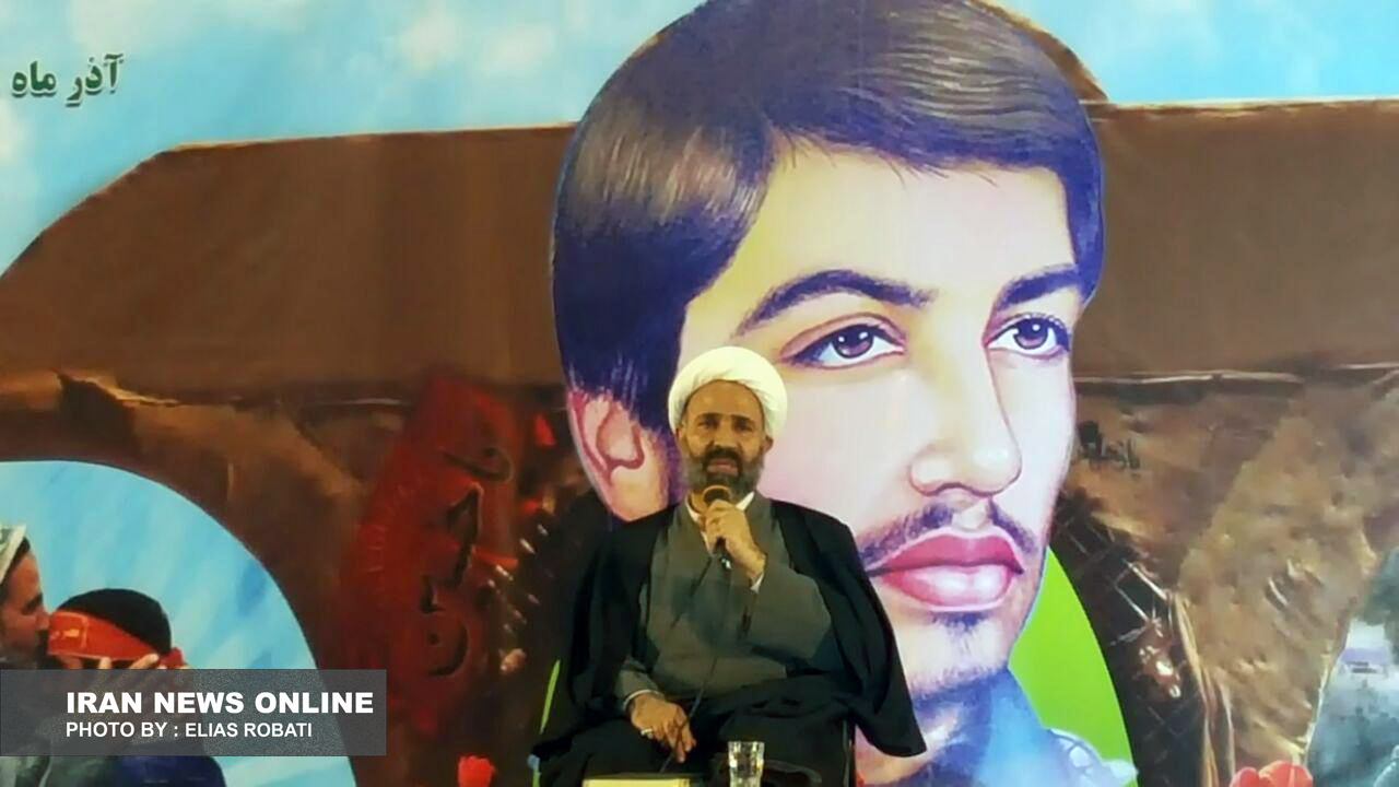 در دفاع مقدس حقمان را با مذاکره نگرفتیم