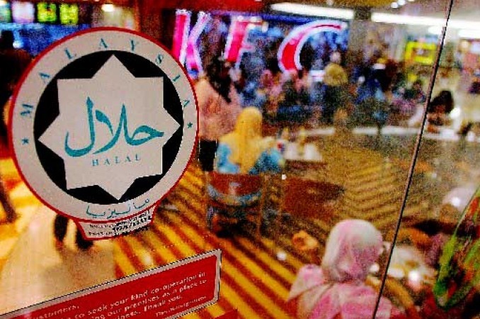 رئیس کمیسیون فرهنگی: گردشگری حلال به توسعه مناطق محروم کمک می کند