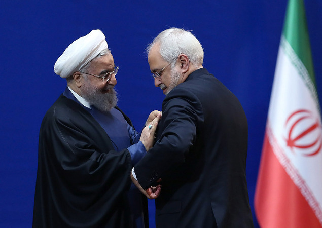 نایب رئیس کمیسیون فرهنگی مجلس: سیاست‌های اشتباه روحانی کشور را با چالش‌های جدی مواجه کرده است