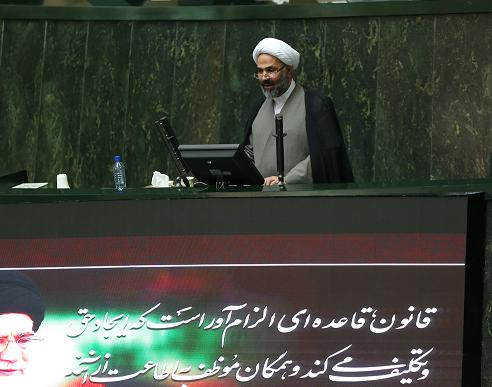 پژمان‌فر: بررسی لایحه مبارزه با پولشویی دخالت در وظایف قوه قضائیه است