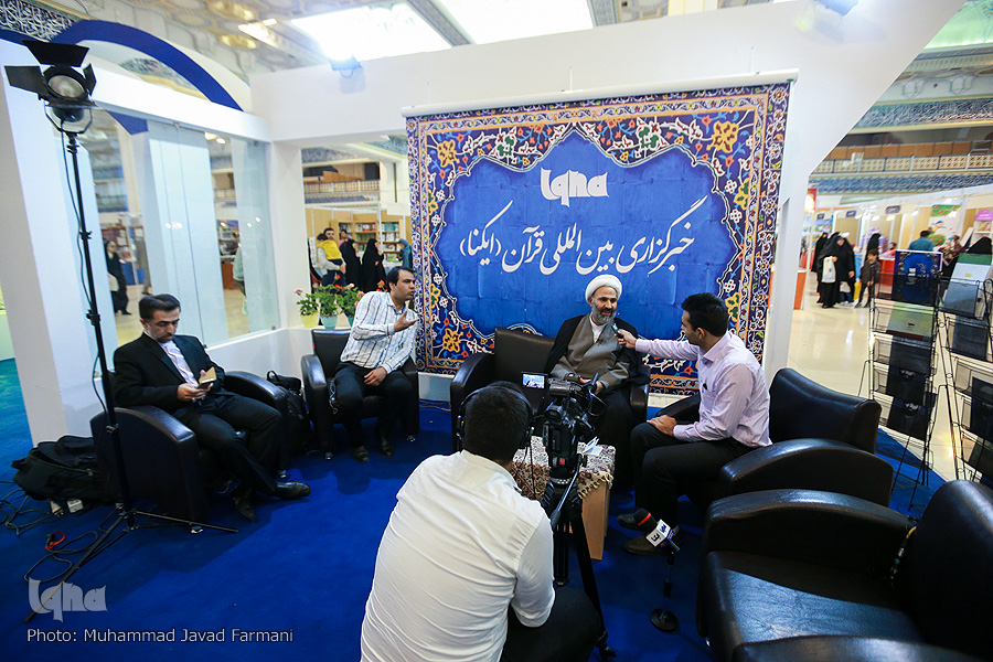 پژمانفر در غرفه ایکنا: همه کارکنان دولتی آموزش روخوانی و روان‌خوانی قرآن خواهند دید