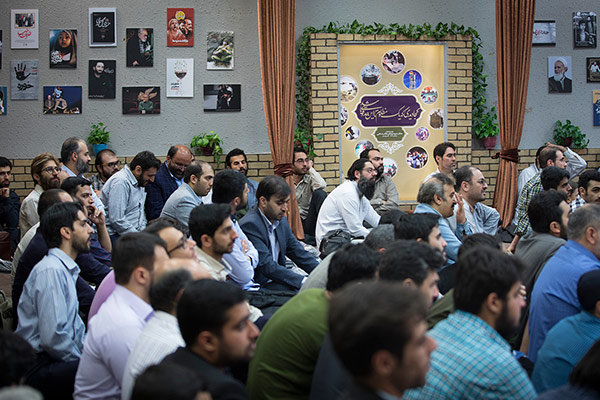 پژمانفر در نهمین مراسم افطاری فعالان جبهه فرهنگی انقلاب: ایستادگی جوانان امروز بیشتر از جوانان قبل از انقلاب است