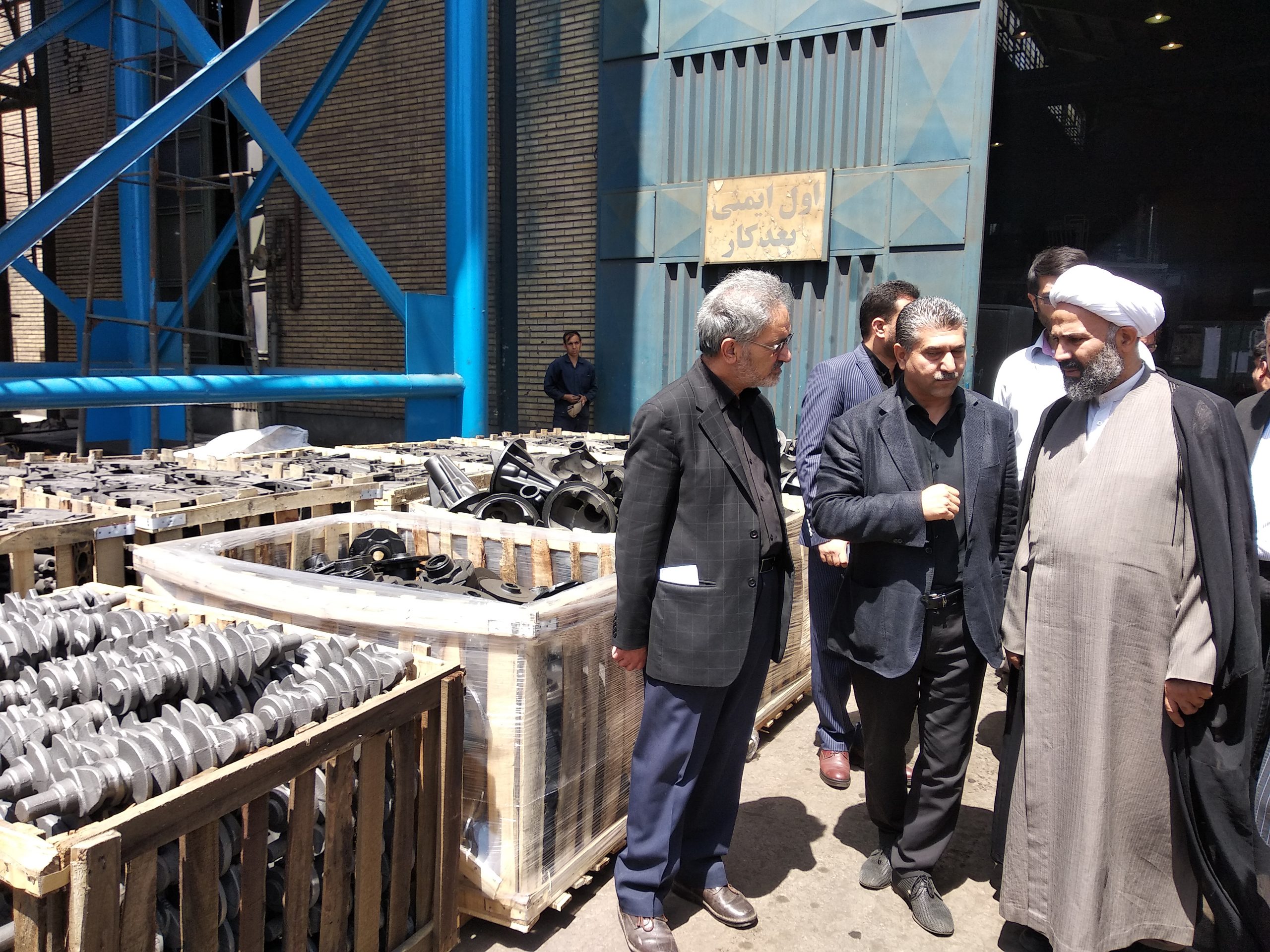 بازدید حجت‌الاسلام و المسلمین پژمان‌فر از واحد ریخته‌گری توحید خراسان