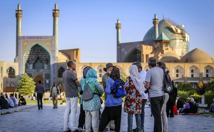 عضو کمیسیون فرهنگی مجلس: توریست شاخص‌های جهانی و مشخصی دارد